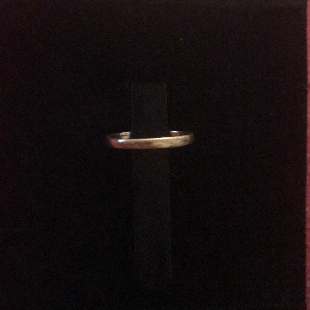 10K Gold band ring